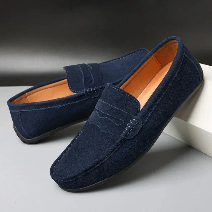 Heren suède loafers, stijlvol in bruin, met gewatteerd voetbed en antislipzool voor de hele dag comfort.