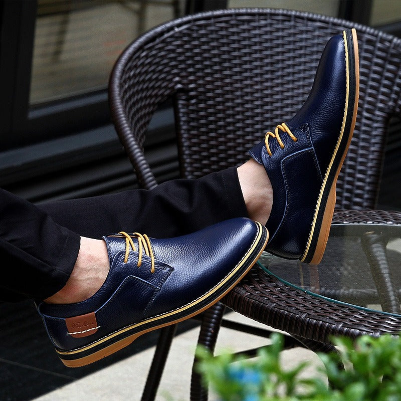 Herenleren Oxford schoenen in blauw, van hoogwaardig leer, met klassieke elegantie en een robuuste rubberen zool, ideaal voor elke gelegenheid.