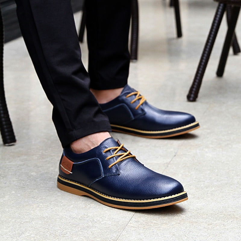 Herenleren Oxford schoenen in blauw, van hoogwaardig leer, met klassieke elegantie en een robuuste rubberen zool, ideaal voor elke gelegenheid.