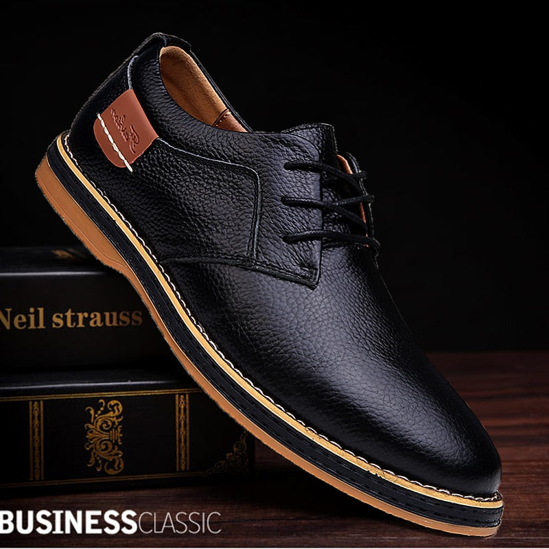 Herenleren Oxford schoenen in blauw, van hoogwaardig leer, met klassieke elegantie en een robuuste rubberen zool, ideaal voor elke gelegenheid.