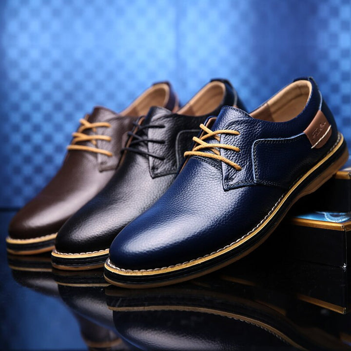 Herenleren Oxford schoenen in blauw, van hoogwaardig leer, met klassieke elegantie en een robuuste rubberen zool, ideaal voor elke gelegenheid.