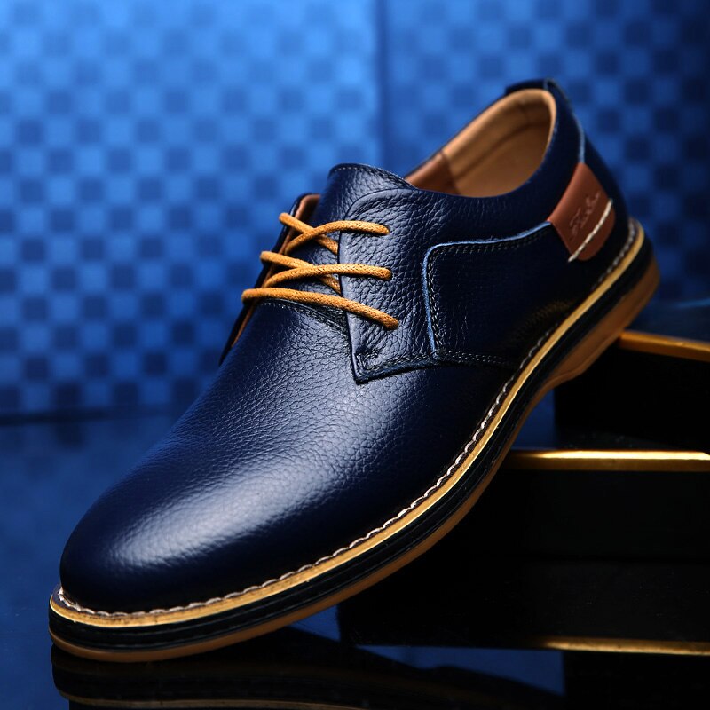 Herenleren Oxford schoenen in blauw, van hoogwaardig leer, met klassieke elegantie en een robuuste rubberen zool, ideaal voor elke gelegenheid.