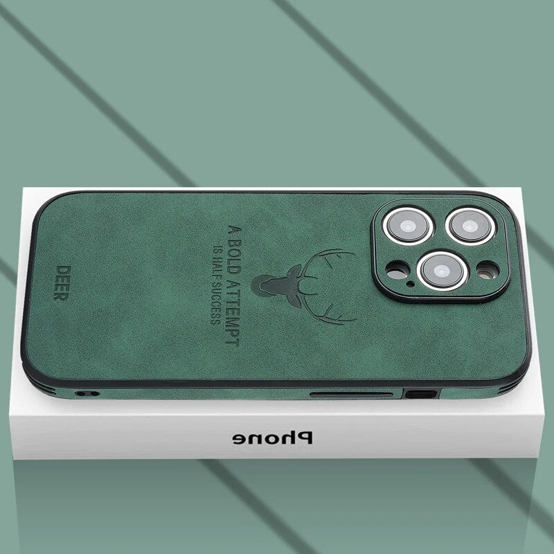 Hoogwaardig suède iPhone hoesje, schokbestendig, groen, met camerabescherming, luxe design, compatibel met iPhone 12-15