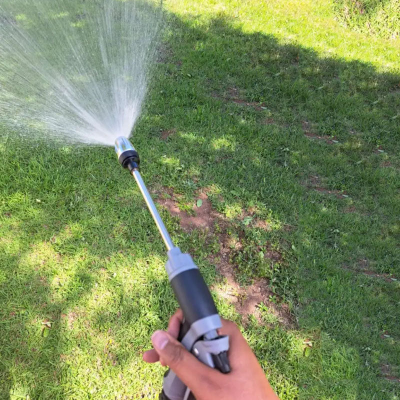 Metalen hogedrukreiniger waterpistool; efficiënt schoonmaken van tuin, terras en voertuigen.