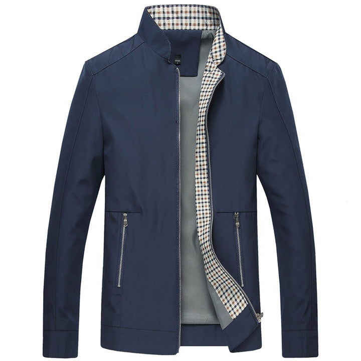 Comfortabele heren waterdichte zomerjas met knopen, perfect als stijlvol colbert of buitenjas.