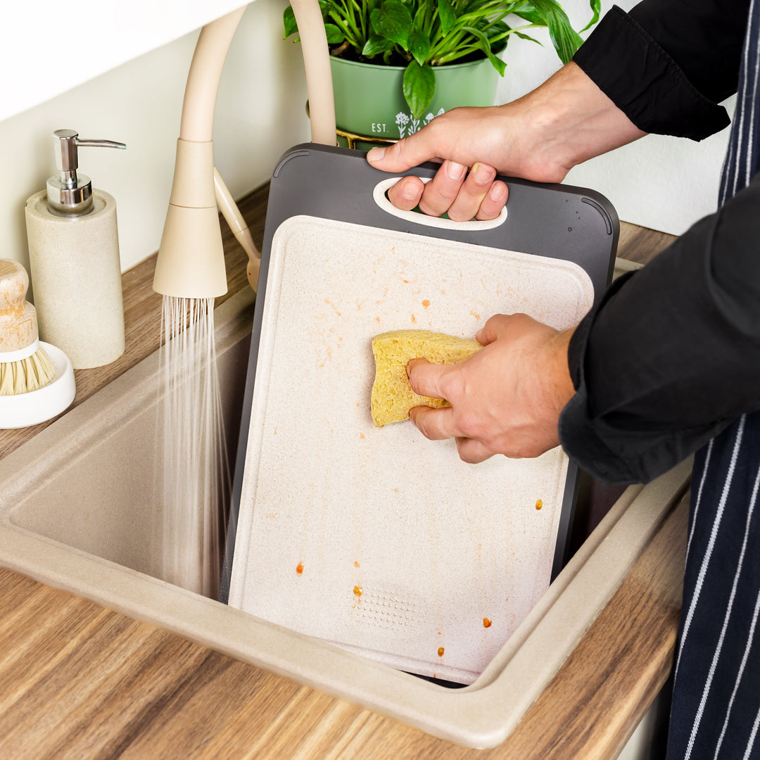 Duurzame en antibacteriële roestvrijstalen snijplank; ideaal voor milieuvriendelijk en veilig koken.