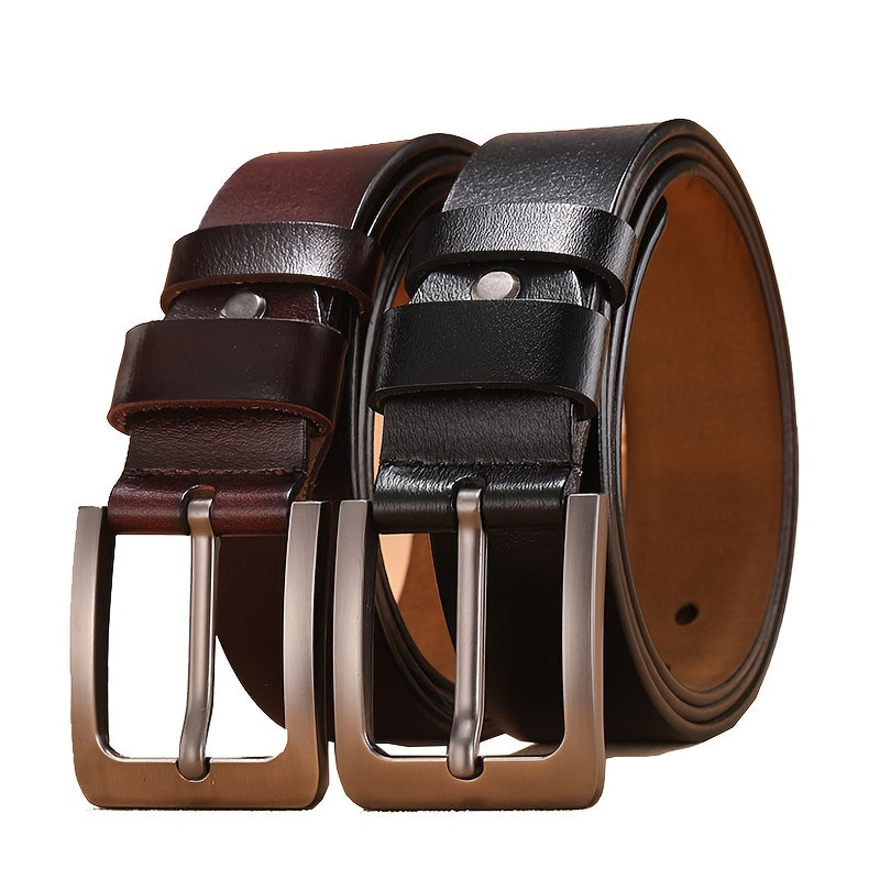 Stijlvolle herenriem met pin-gesp, gecombineerd met een chino. Een verstelbaar accessoire voor een complete herenoutfit.