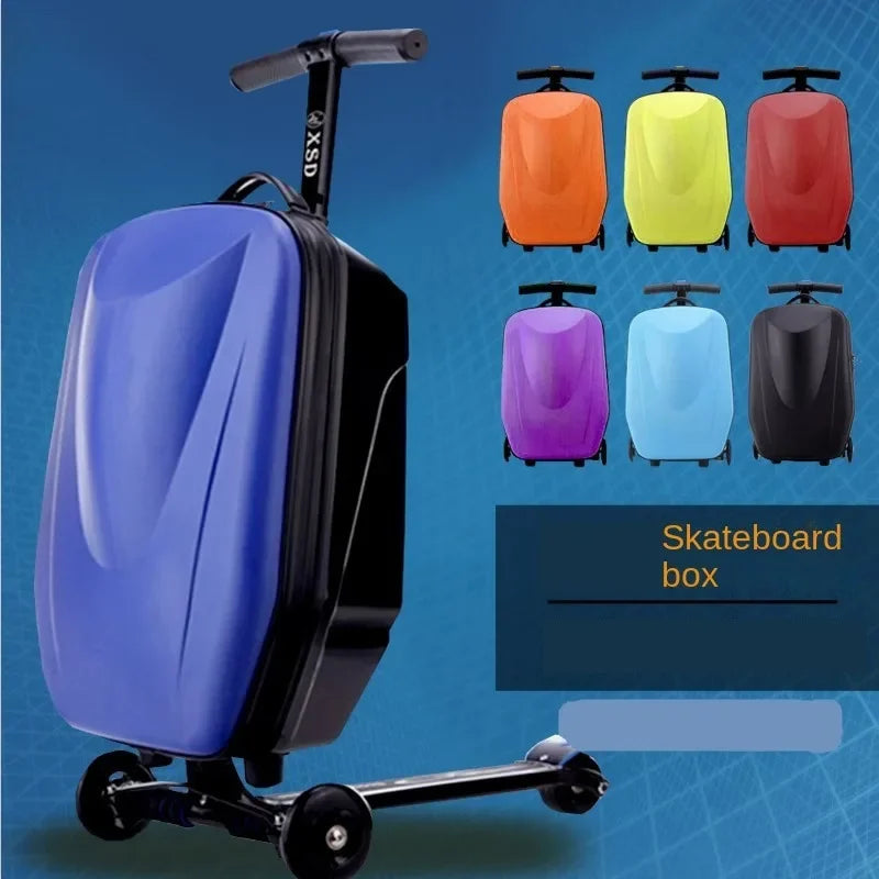 Blij kind op de Oslo jeugd stepkoffer, perfect voor snel transport en speelplezier op vakantie.