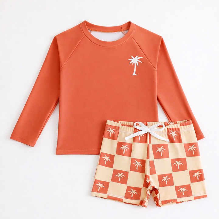 Complete jongens zwemset: rash guard en zwemshorts met UV-bescherming voor kinderen.