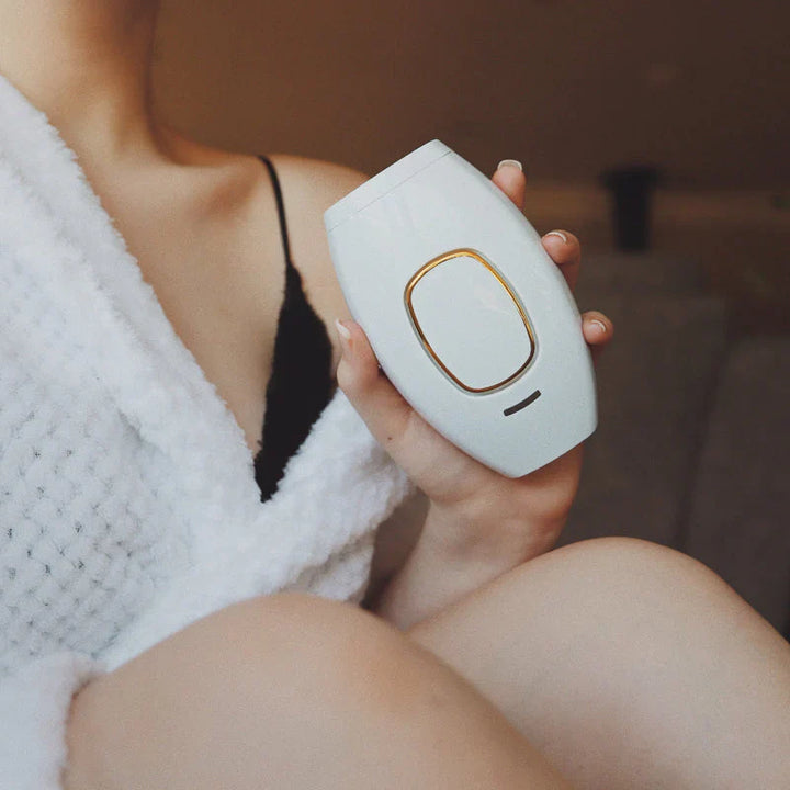 Draadloos IPL ontharingsapparaat met ergonomisch ontwerp, ideaal voor zachte, permanente ontharing thuis.