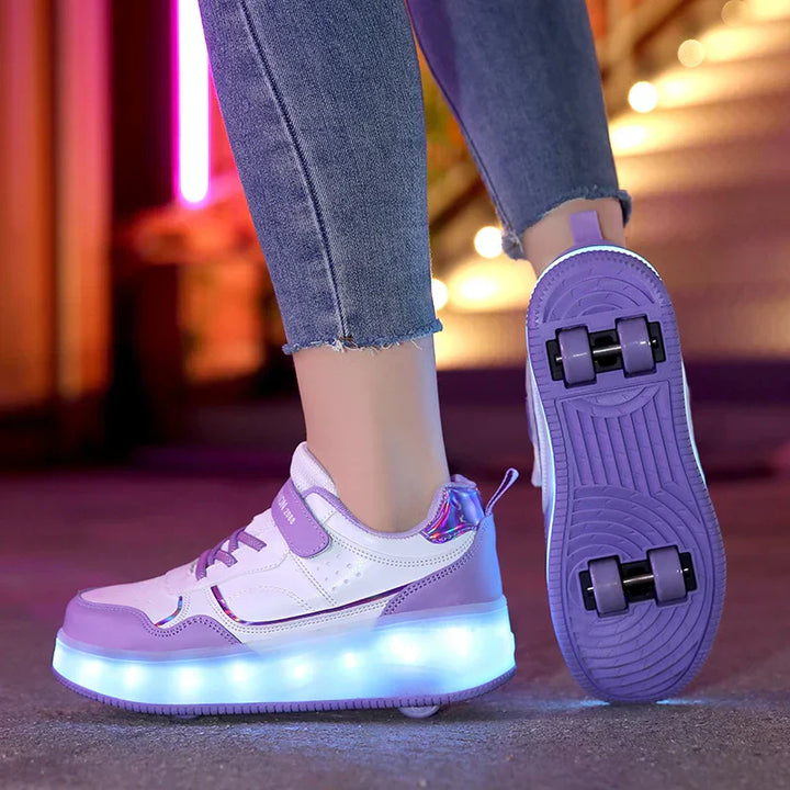 Gedetailleerd zicht op de verstelbare wielen van deze LED rolschoenen. Eenvoudig inklapbaar voor gebruik als sneaker.