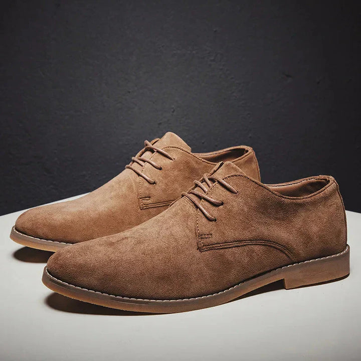 Klassieke bruine suède heren Oxford schoenen Sebastian, perfect voor zakelijke en nette gelegenheden.