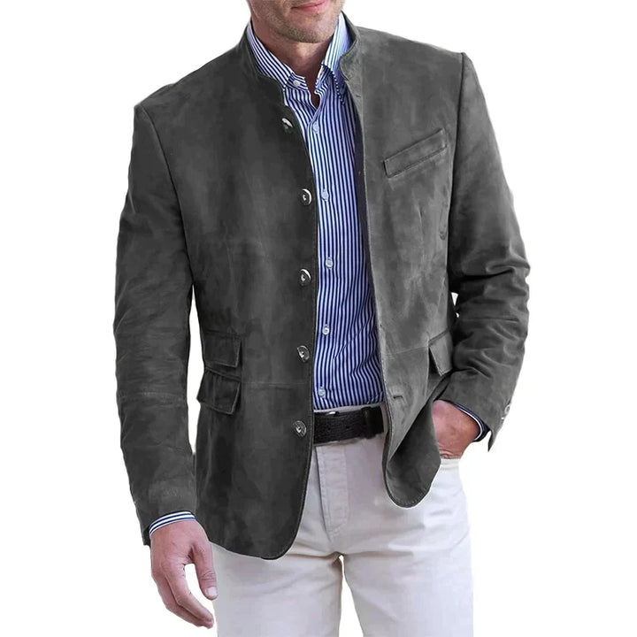 Marineblauwe klassieke herenjas Maxim; veelzijdig, comfortabel en modieus. Essentiële bovenkleding voor heren.