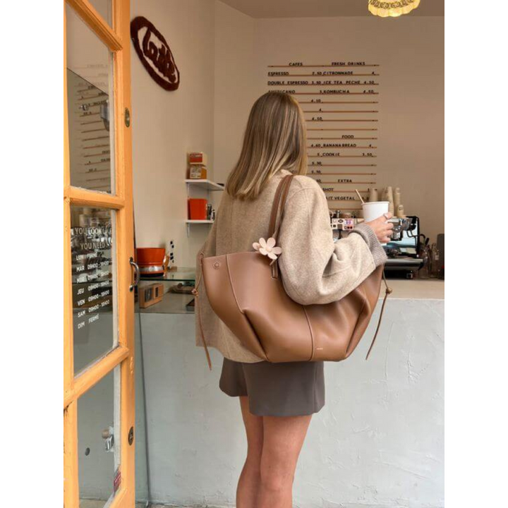 Klassieke dames schoudertas in vintage stijl, elegant en ruim, ideaal voor dagelijks gebruik en reizen, verkrijgbaar in bruin, zwart, taupe.