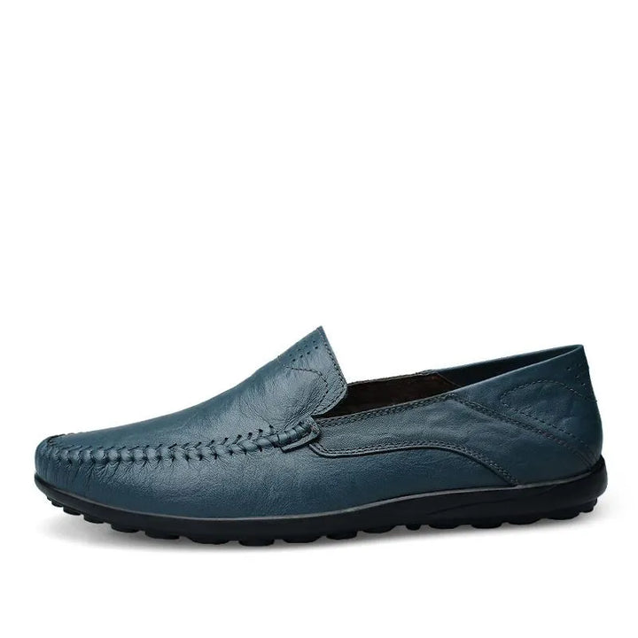 Klassieke herenloafers van luxe Italiaans leer, bruin, met comfortabele binnenzool en antislip buitenzool.