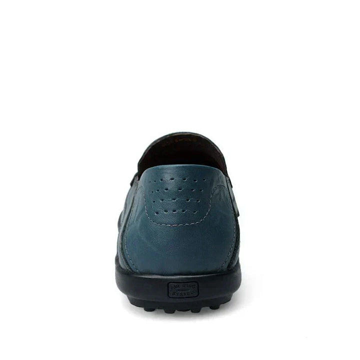 Klassieke herenloafers van luxe Italiaans leer, bruin, met comfortabele binnenzool en antislip buitenzool.