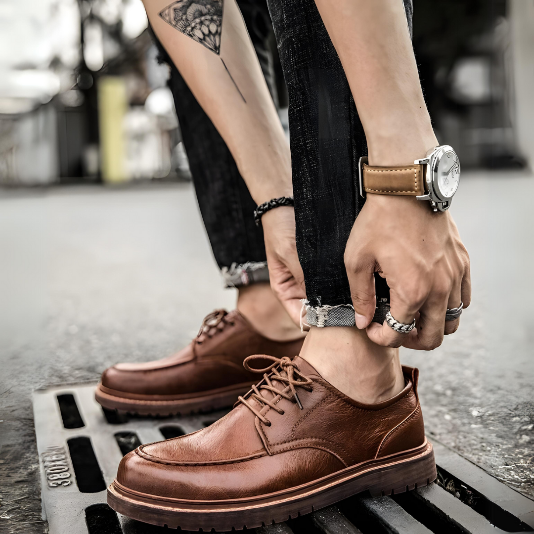 Zwarte herenschoenen, perfect voor een elegante en professionele uitstraling.