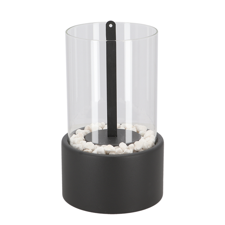 Klassieke Sandsberg olielamp van metaal en glas, met elegante decoratieve stenen voor stijlvolle verlichting in woonkamers.