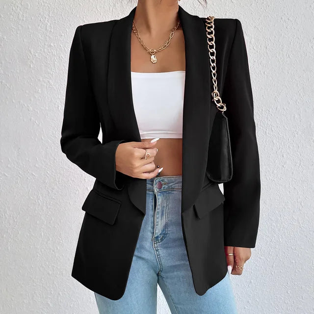 Lichtblauwe Heidi damesblazer, fris en stijlvol voor de moderne vrouw.