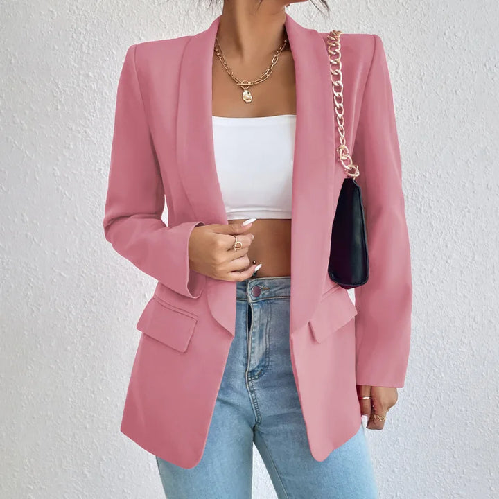 Heidi damesblazer, essentiële kledingstuk voor een elegante en zelfverzekerde uitstraling.