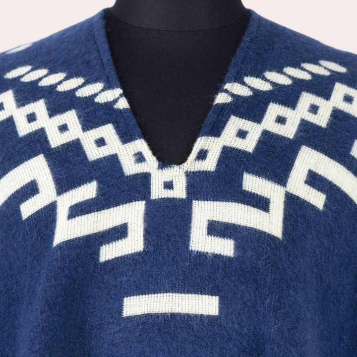 Fudus winterponcho voor heren in rood, gemaakt van polyester, biedt stijl en warmte voor koude dagen, veelzijdig te combineren.