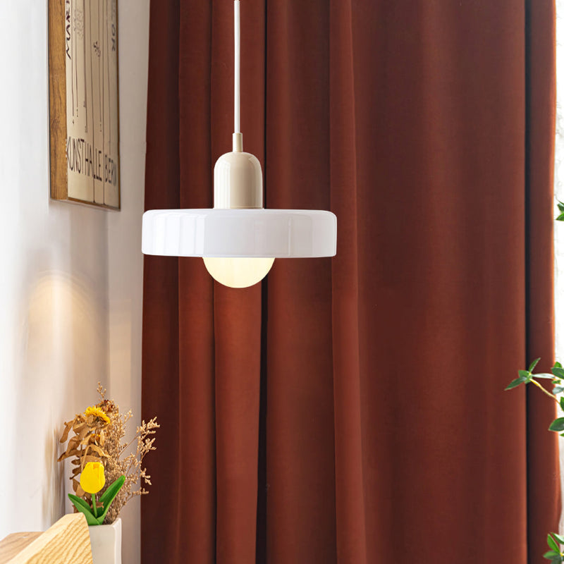 Ronde Bauhaus design hanglamp, kleurrijk glas.