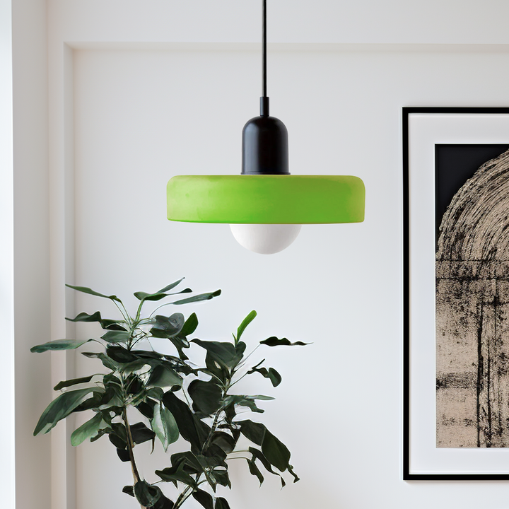 Sfeervolle hanglamp, kleurrijk glas, Bauhaus.