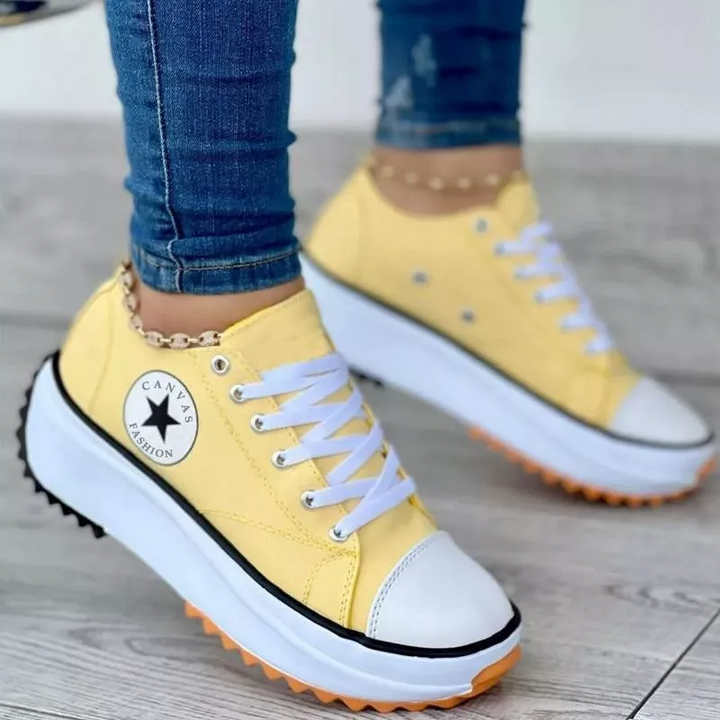 Comfortabele orthopedische damesschoenen, schokabsorberende zool, ergonomisch, antislip, bruin met veters.