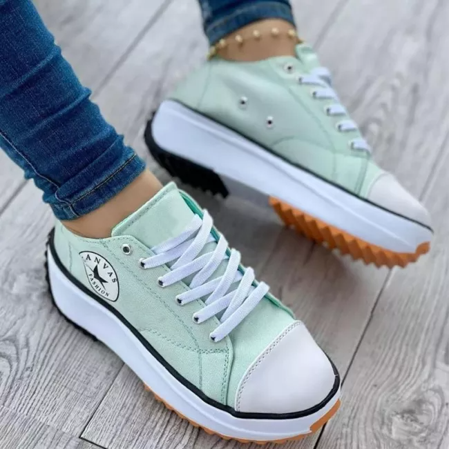 Comfortabele orthopedische damesschoenen, schokabsorberende zool, ergonomisch, antislip, bruin met veters.