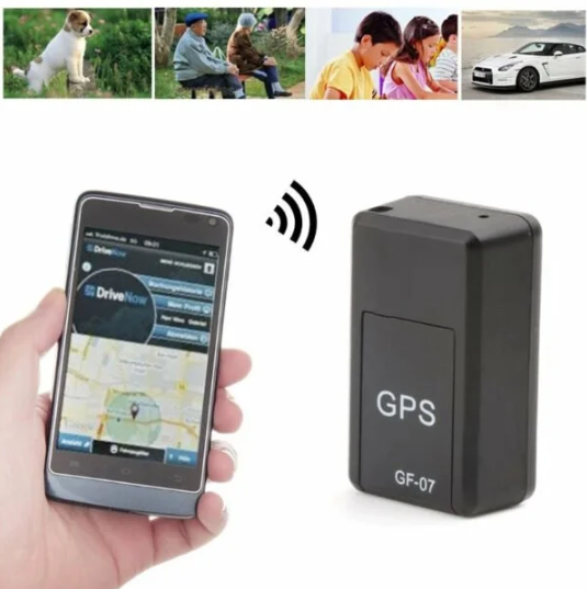 Compacte magnetische mini GPS tracker, discreet te monteren, biedt wereldwijde real-time bewaking voor voertuigen.