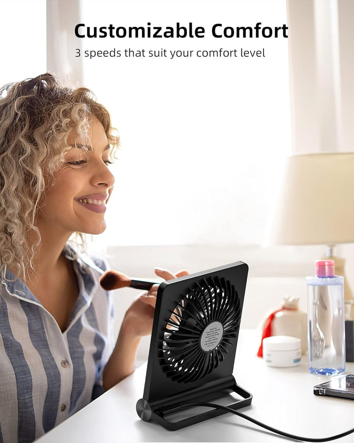 Compacte tafelventilator; stille koeling voor thuis, modern design, USB-voeding, ideaal voor op het bureau.