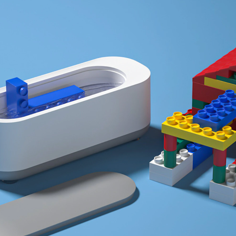 Compacte witte ultrasoonreiniger, ideaal voor 360° reiniging van sieraden en brillen; efficiënte technologie voor thuis.