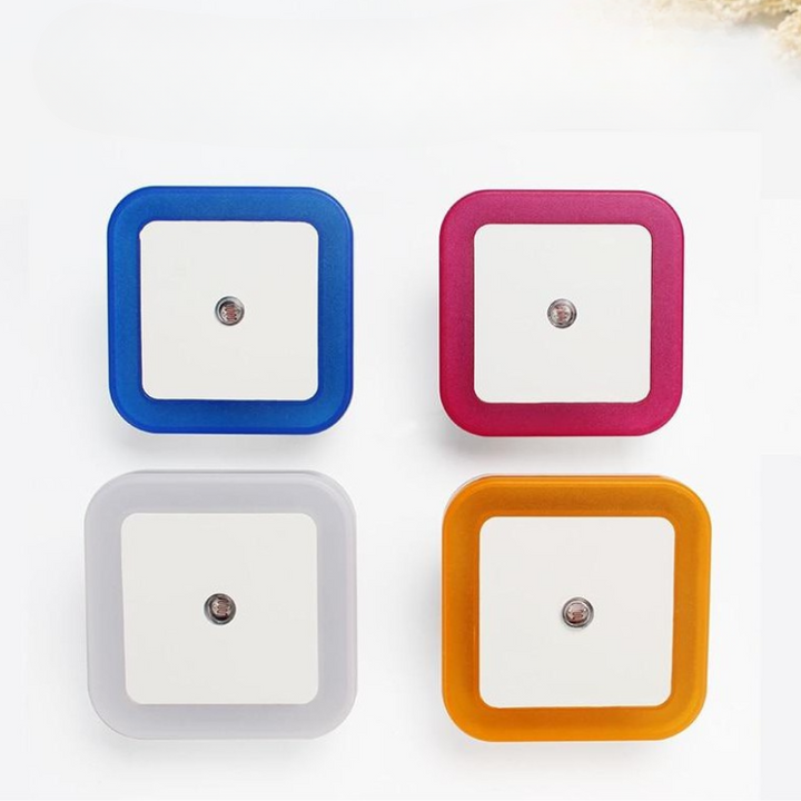 Compacte, elegante nachtlamp met sensor en drievoudige helderheid, ideaal voor ruimtebesparend modern interieur.