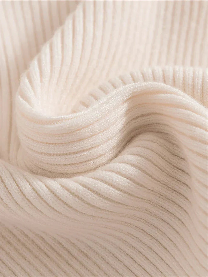Knusse dames coltrui in beige, elegant, ideaal voor herfst/winter, veelzijdig te combineren voor koude dagen.