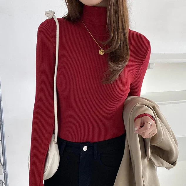 "Kuscheliger Damen Rollkragenpullover in Beige, elegant, ideal für Herbst/Winter, vielseitig kombinierbar für kalte Tage."