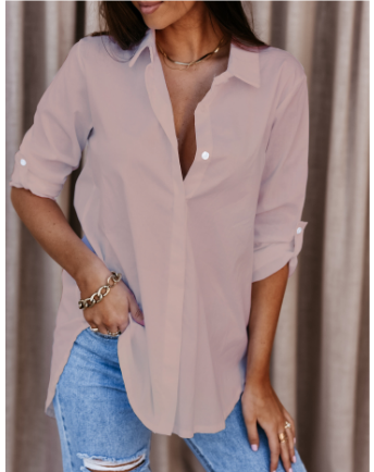 Langemouw damesblouse in beige, klassiek design met zachte stof, ideaal voor kantoor en speciale gelegenheden.