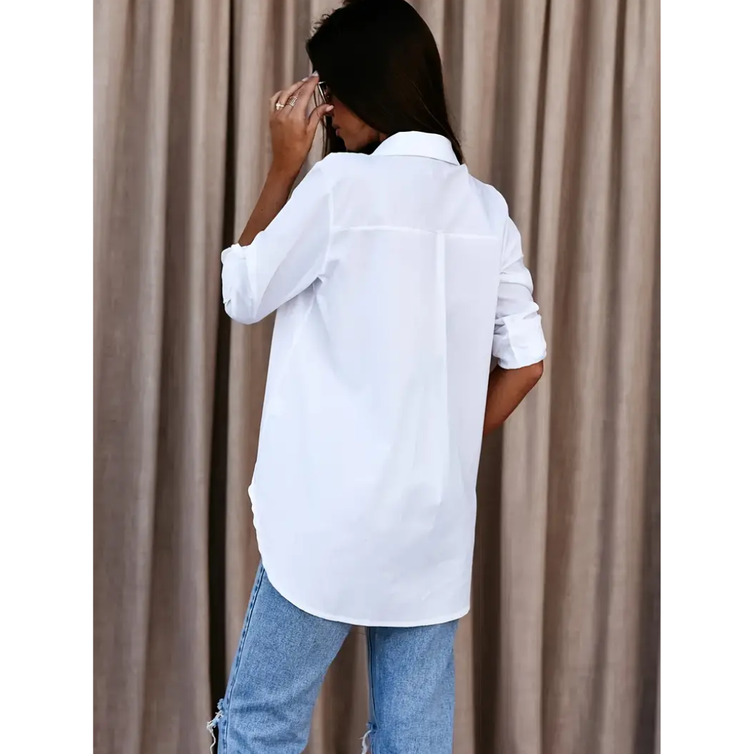 Langemouw damesblouse in beige, klassiek design met zachte stof, ideaal voor kantoor en speciale gelegenheden.