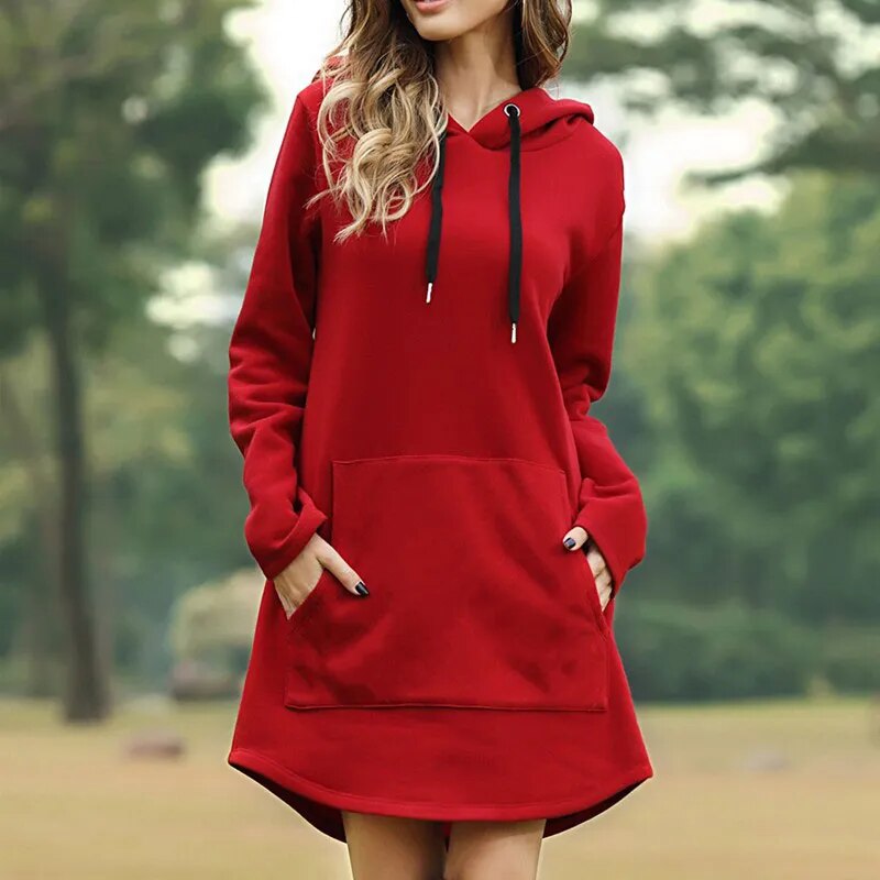 Lange sweaterjurk met capuchon, casual en comfortabel, grijze stof, ideaal voor dagelijks gebruik.
