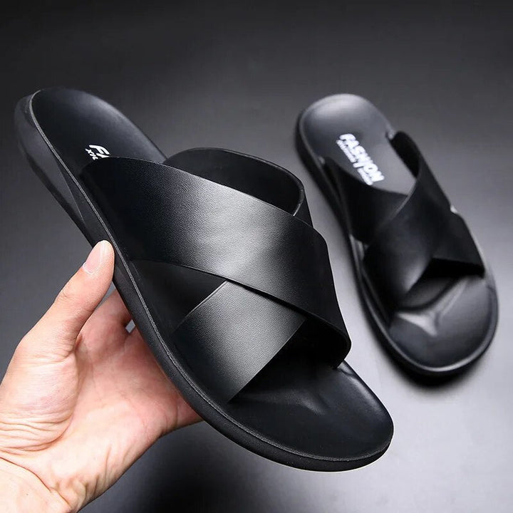 Heren casual antislip leren sandalen met gekruiste banden, ideaal voor comfortabele buitenactiviteiten.