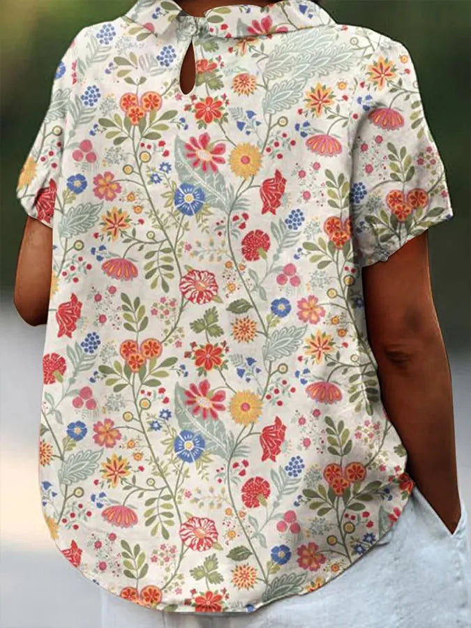 Casual dames croptop in modieuze kleuren, ideaal voor zomerse uitstapjes, met korte mouwen en lichte stof.