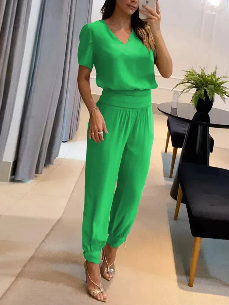 Casual dames set met top en broek in verschillende kleuren, ideaal voor dagelijks gebruik en gelegenheden, eigentijdse elegantie.