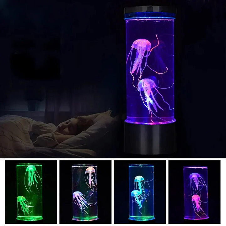 LED Kwallen Lava Lamp met kleurrijk kwalleneffect, zwevend in helder water, voor een ontspannen woonsfeer.