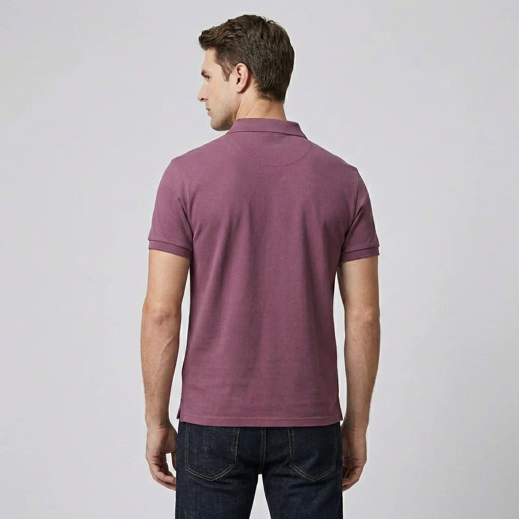 Donkerblauw heren poloshirt, veelzijdig en stijlvol voor een moderne look.
