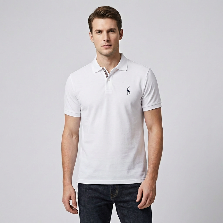 Close-up van het comfortabele heren poloshirt in klassiek zwart, geschikt voor herenkleding.