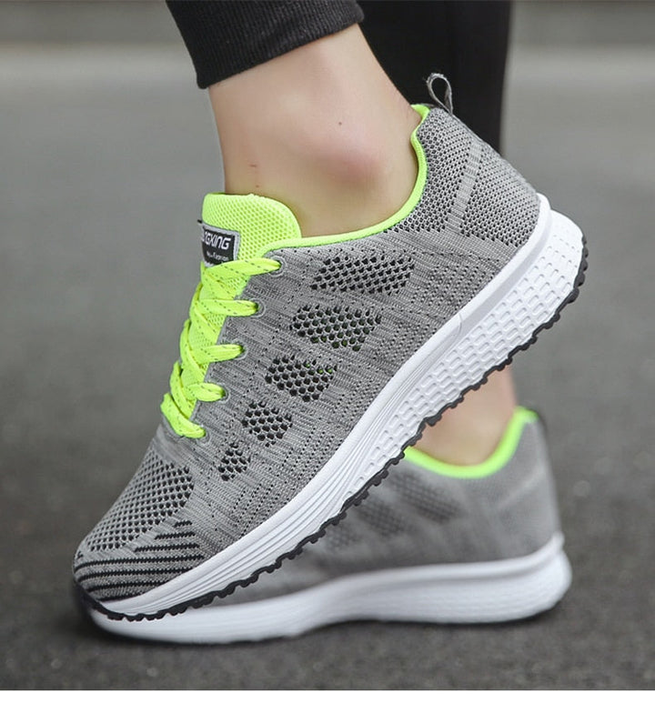 Lichtgewicht, ademende dames sneakers met een modieus design en extra hoge zool, ideaal voor dagelijks gebruik en sport, voor een stijlvolle look.