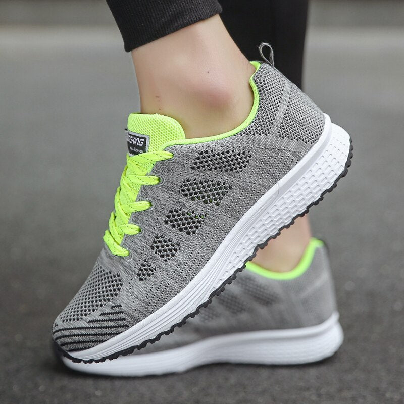 Lichtgewicht, ademende dames sneakers met een modieus design en extra hoge zool, ideaal voor dagelijks gebruik en sport, voor een stijlvolle look.