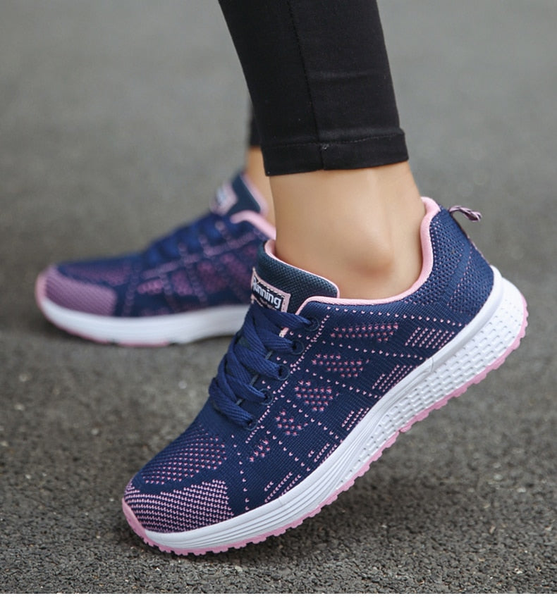 Lichtgewicht, ademende dames sneakers met een modieus design en extra hoge zool, ideaal voor dagelijks gebruik en sport, voor een stijlvolle look.