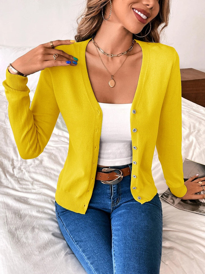 Lichte elegante dames cardigan met V-hals, ideaal voor de lente; in beige, blauw, erwtengroen en andere kleuren.
