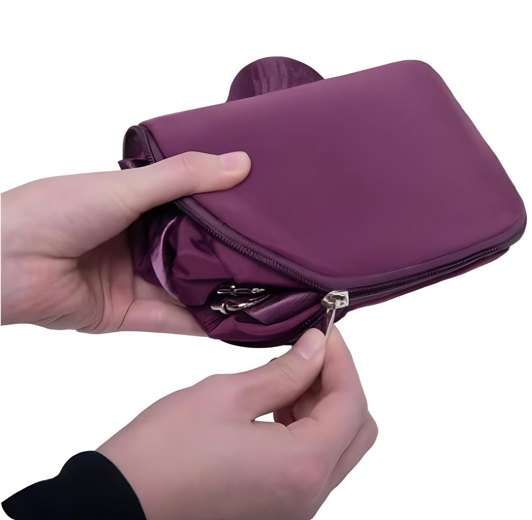 Lichtgewicht, opvouwbare damesrugzak in levendige kleuren, met verstelbare banden en trekkoord voor een elegant design.