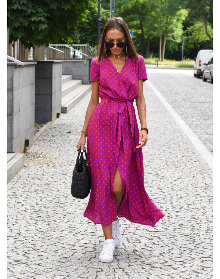 Elegante en comfortabele zomerjurk voor dames met levendige kleuren en veelzijdig ontwerp; ideaal voor warme dagen.